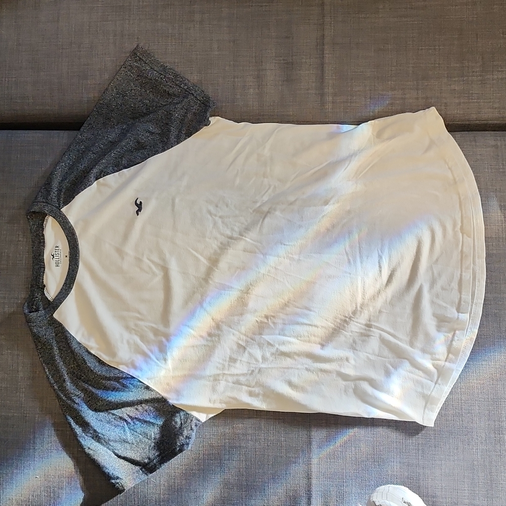 Hollister t-shirt